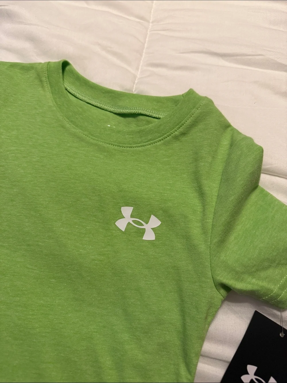 Under Armour Lime Green Short Sleeve Kids Tee 4 new